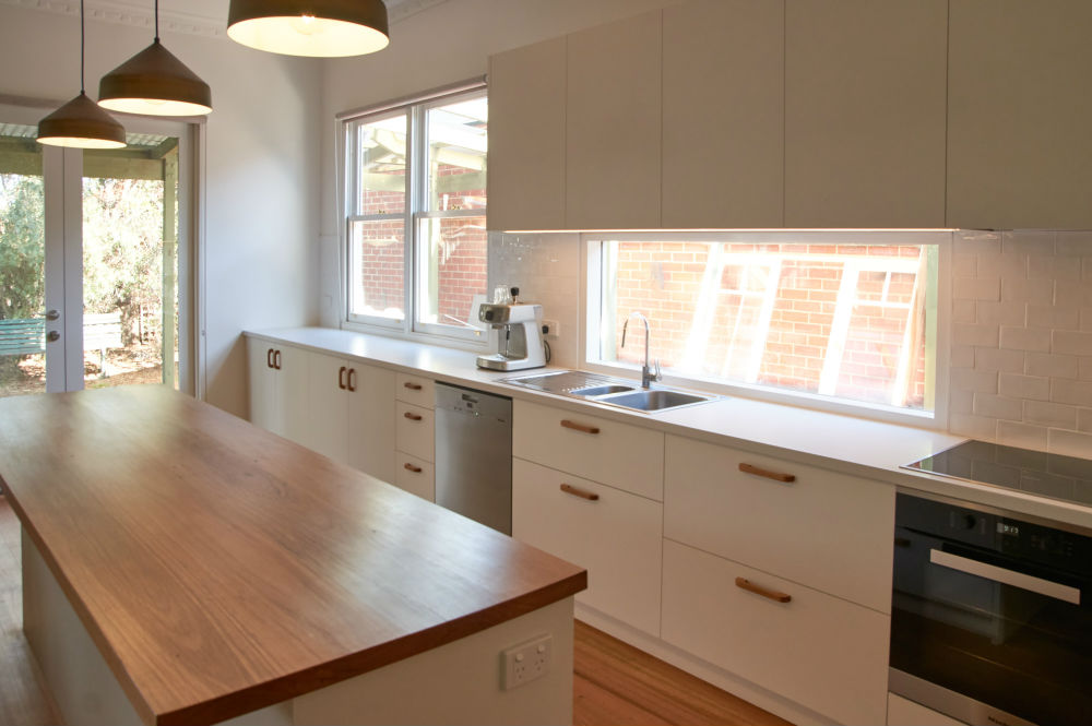 Simple, Neat and Elegant Kitchen Drawers