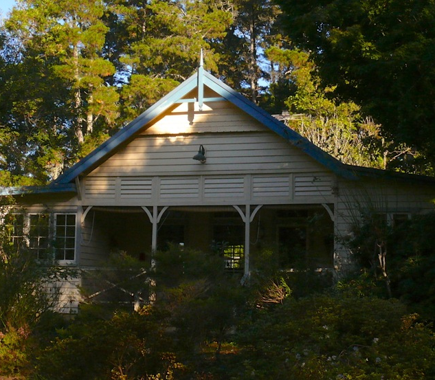 Gable finial 